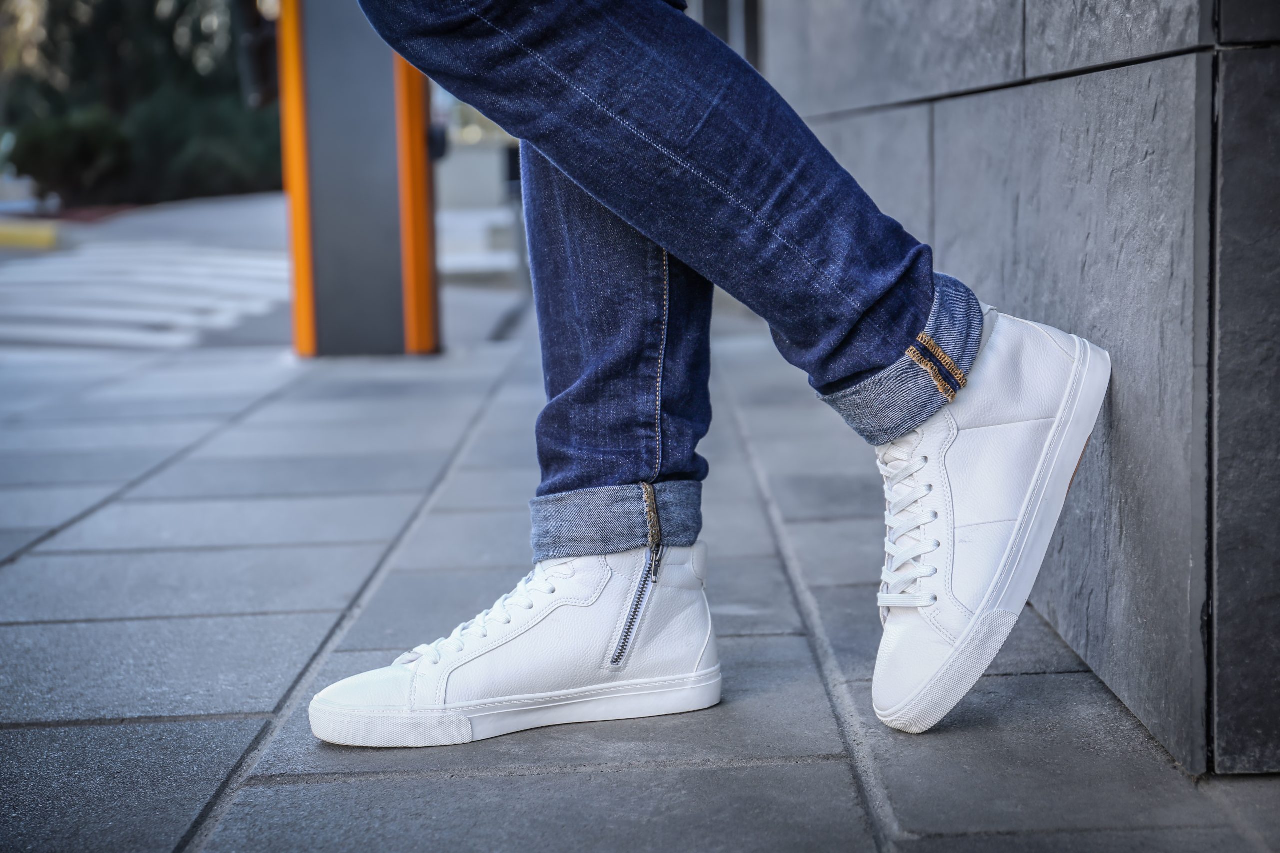 How to clean white shoes? Learn effective ways