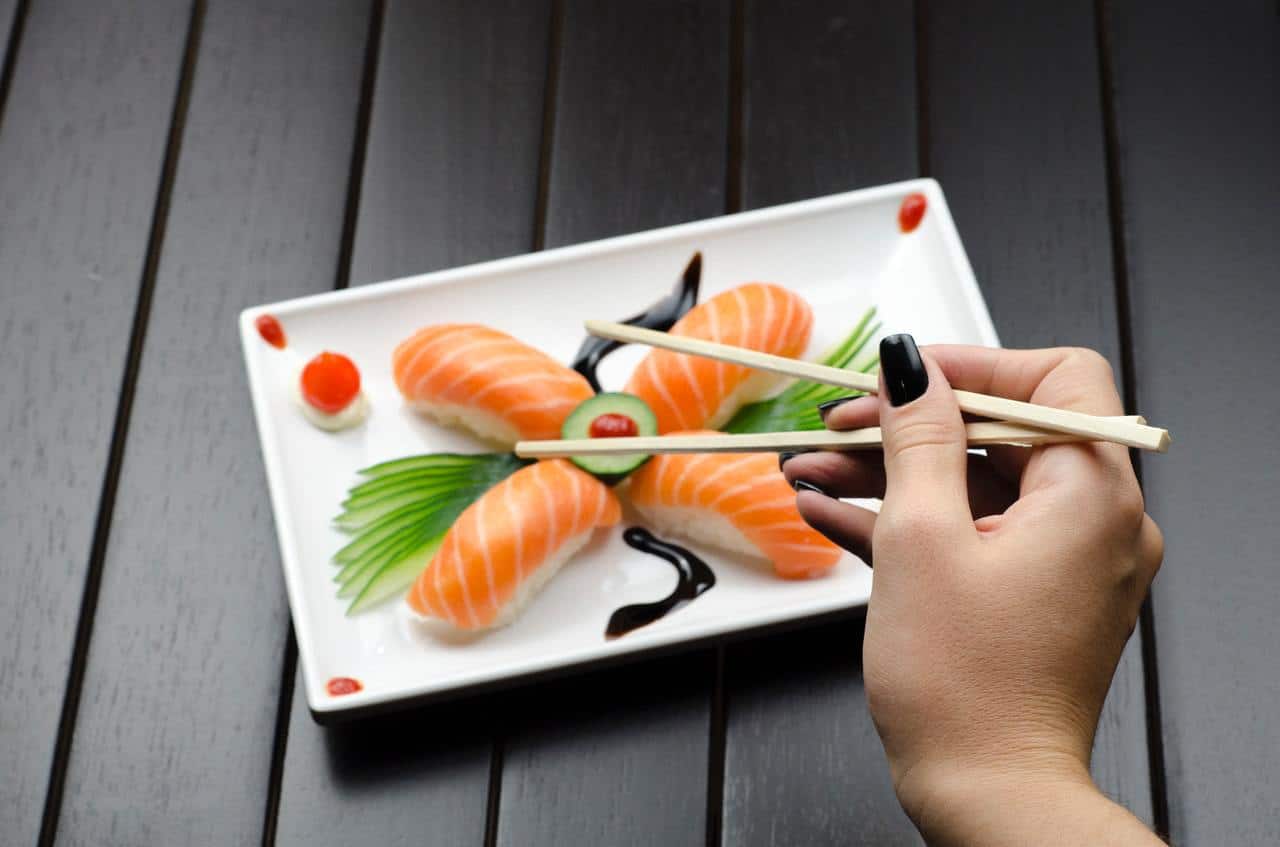How to eat with chopsticks? Here are some practical tips