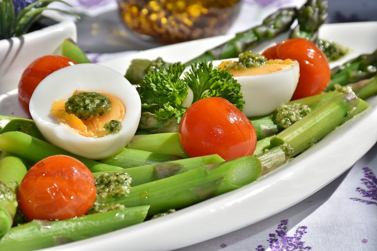 Asparagus in different versions. Best recipes