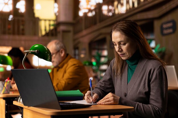 How Can Online Courses Enhance Your Understanding of International Financial Reporting Standards?