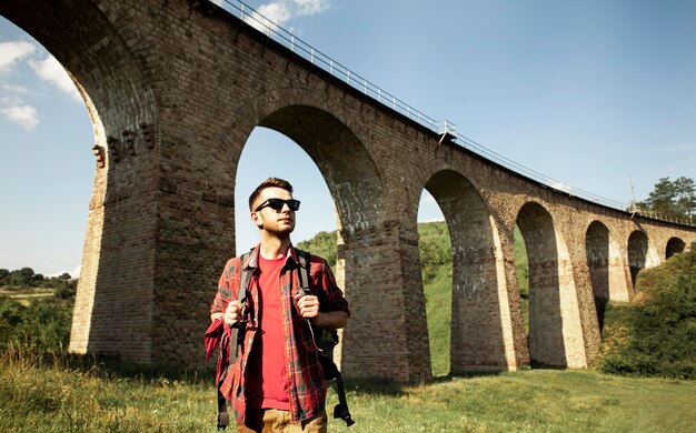 What Are the Must-See Historical Sites on a Guided Tour?